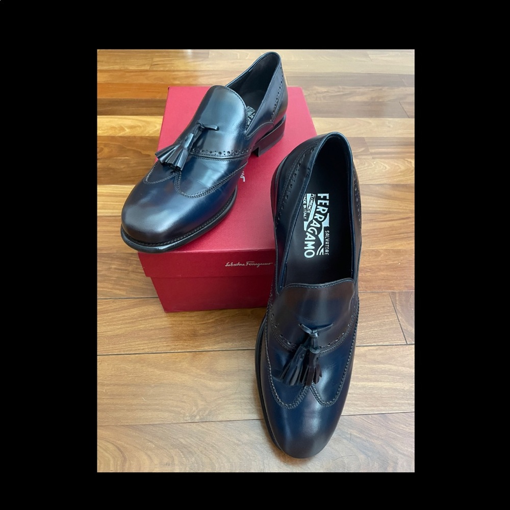 Salvatore Ferragamo Siriano Navy / Brown 8.5 D